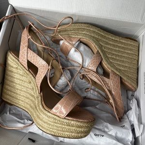 New in box Aldo Espadrille Wedges🤍